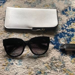 NWOT Quay Australia Noosa sunglasses with pouch